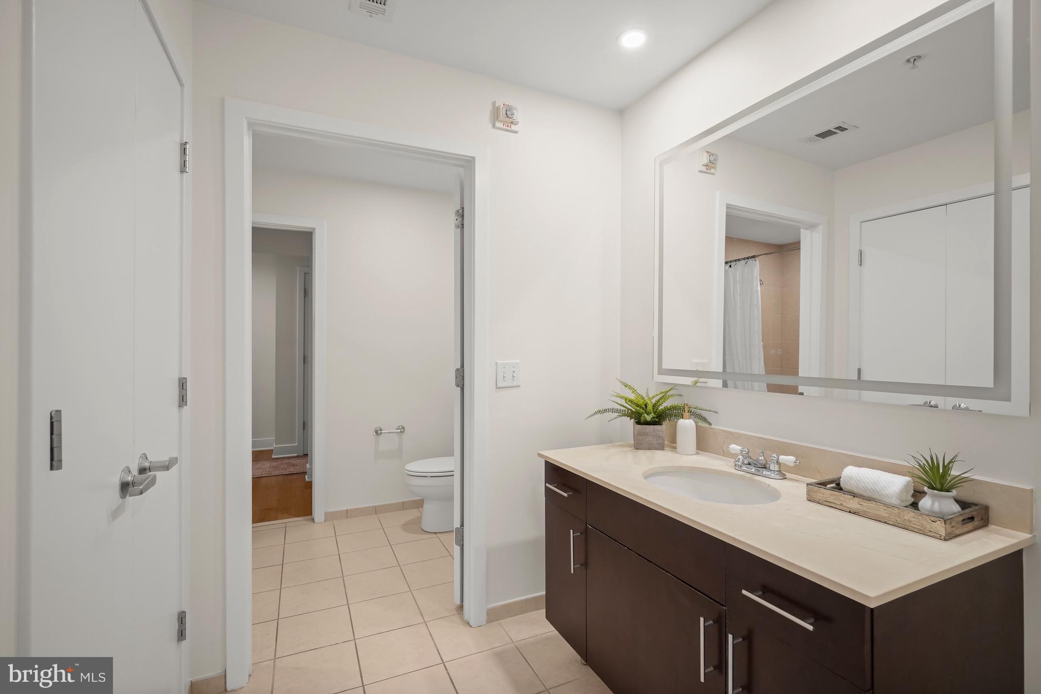 910 M Street Northwest, Unit 304 Washington, DC 20001 - Photo 13 of 24 Bath View 2
