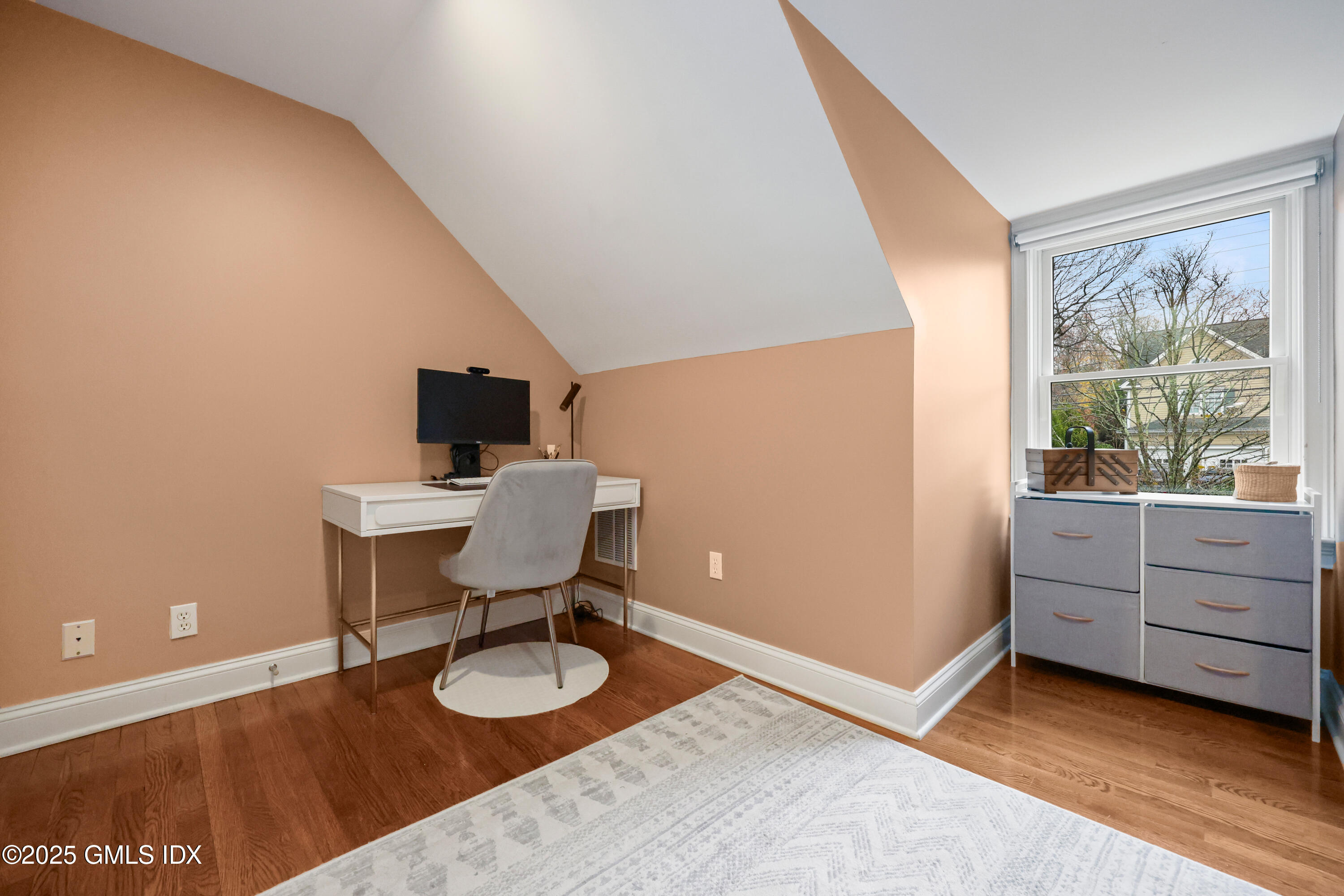 22 Summit Road Riverside, CT 06878 - Photo 28 of 44 049