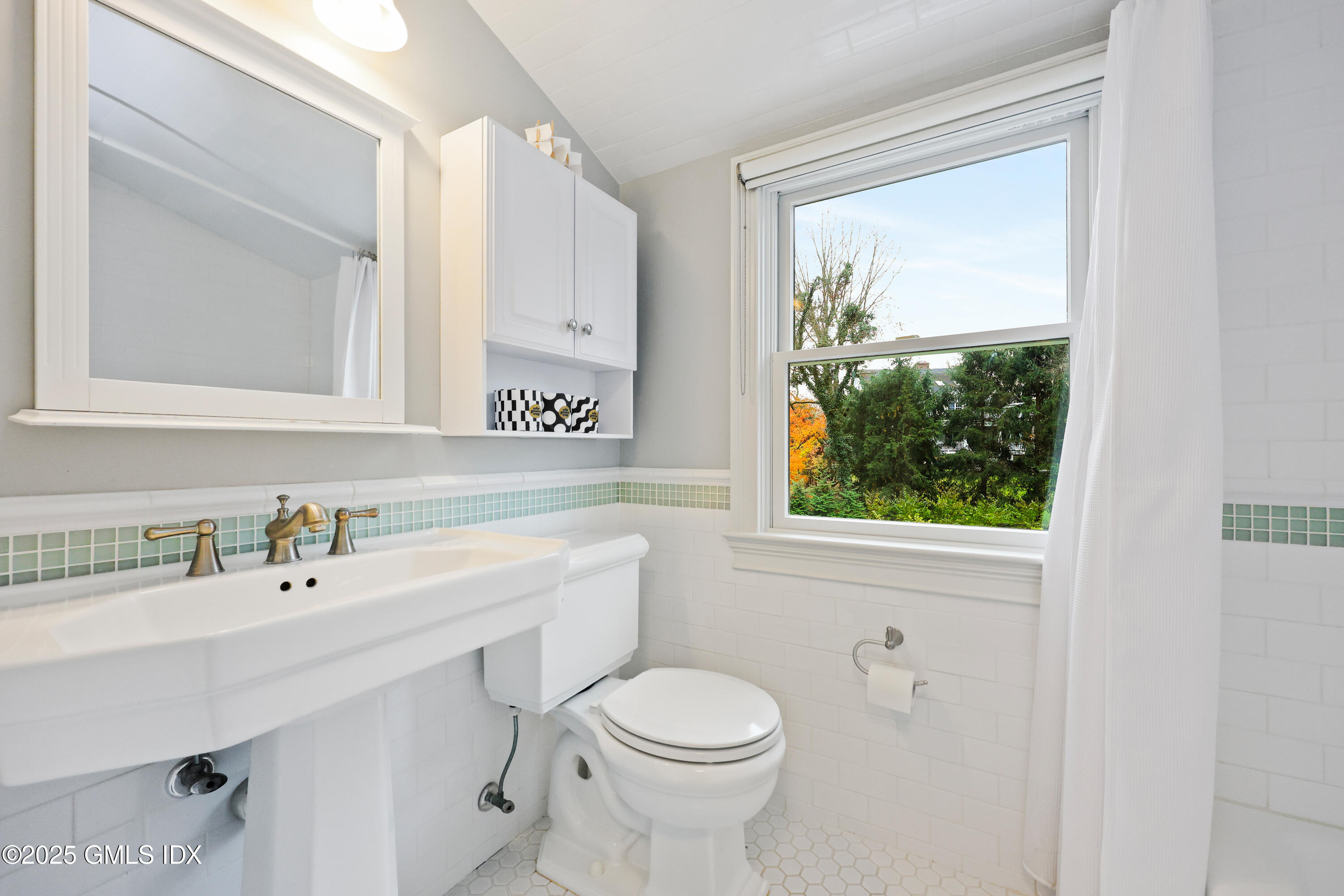 22 Summit Road Riverside, CT 06878 - Photo 30 of 44 044