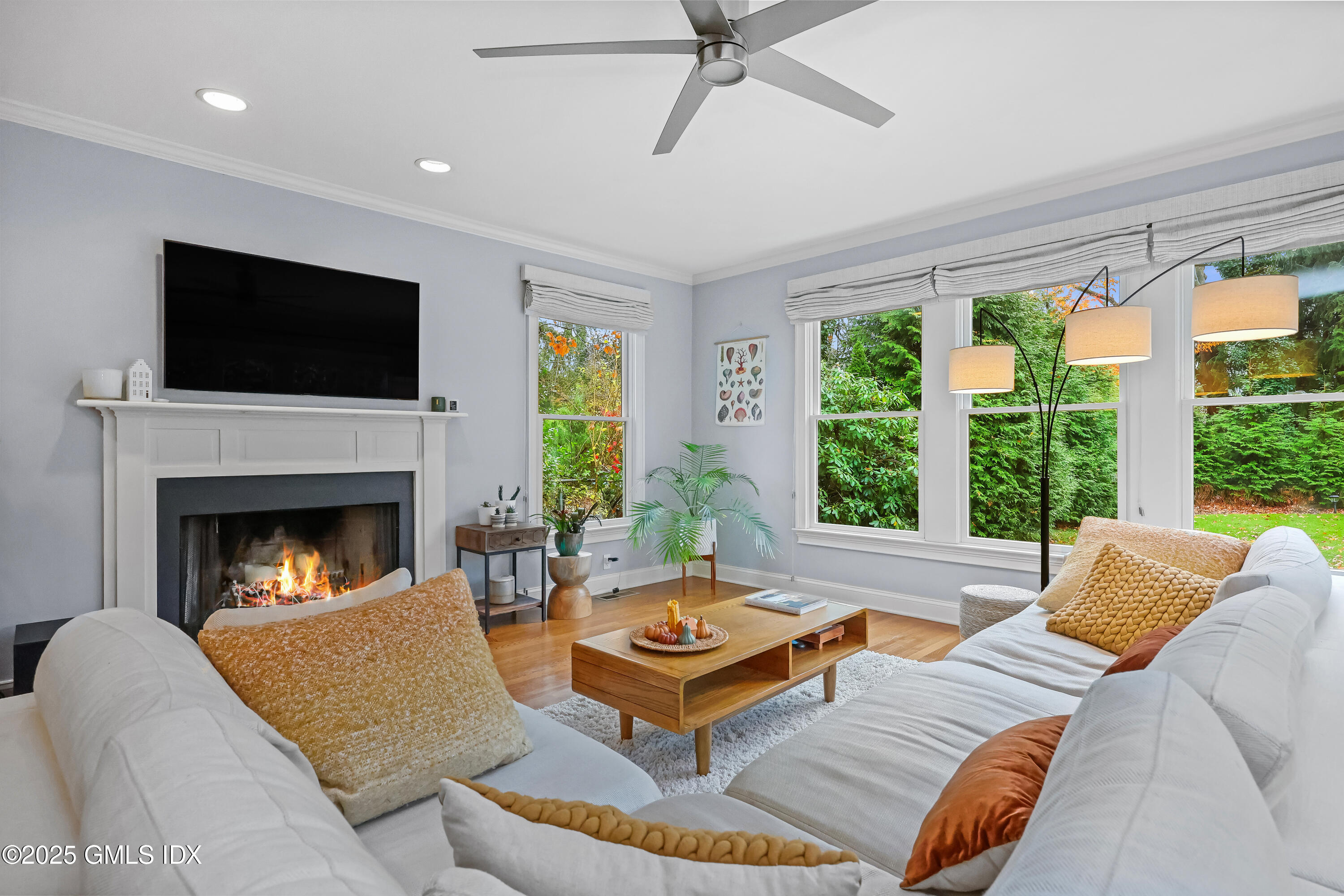 22 Summit Road Riverside, CT 06878 - Photo 7 of 44 021