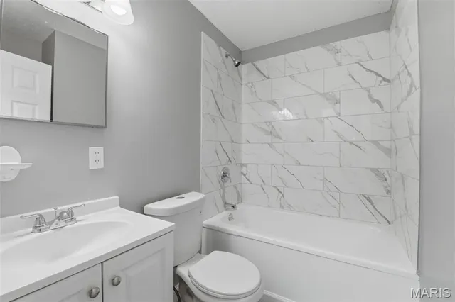 $179,900 | 4815 Orange Blossom Lane, Hazelwood, MO 63042