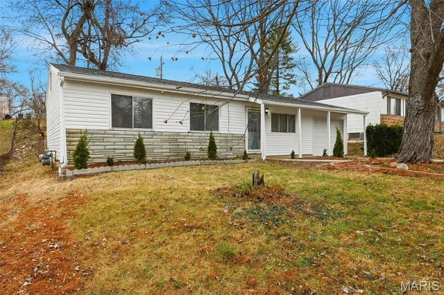 $179,900 | 4815 Orange Blossom Lane, Hazelwood, MO 63042