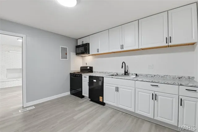 $179,900 | 4815 Orange Blossom Lane, Hazelwood, MO 63042