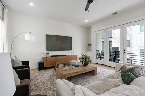 $555,000 | 1207 East 24th Street, Unit A, Houston, TX 77009