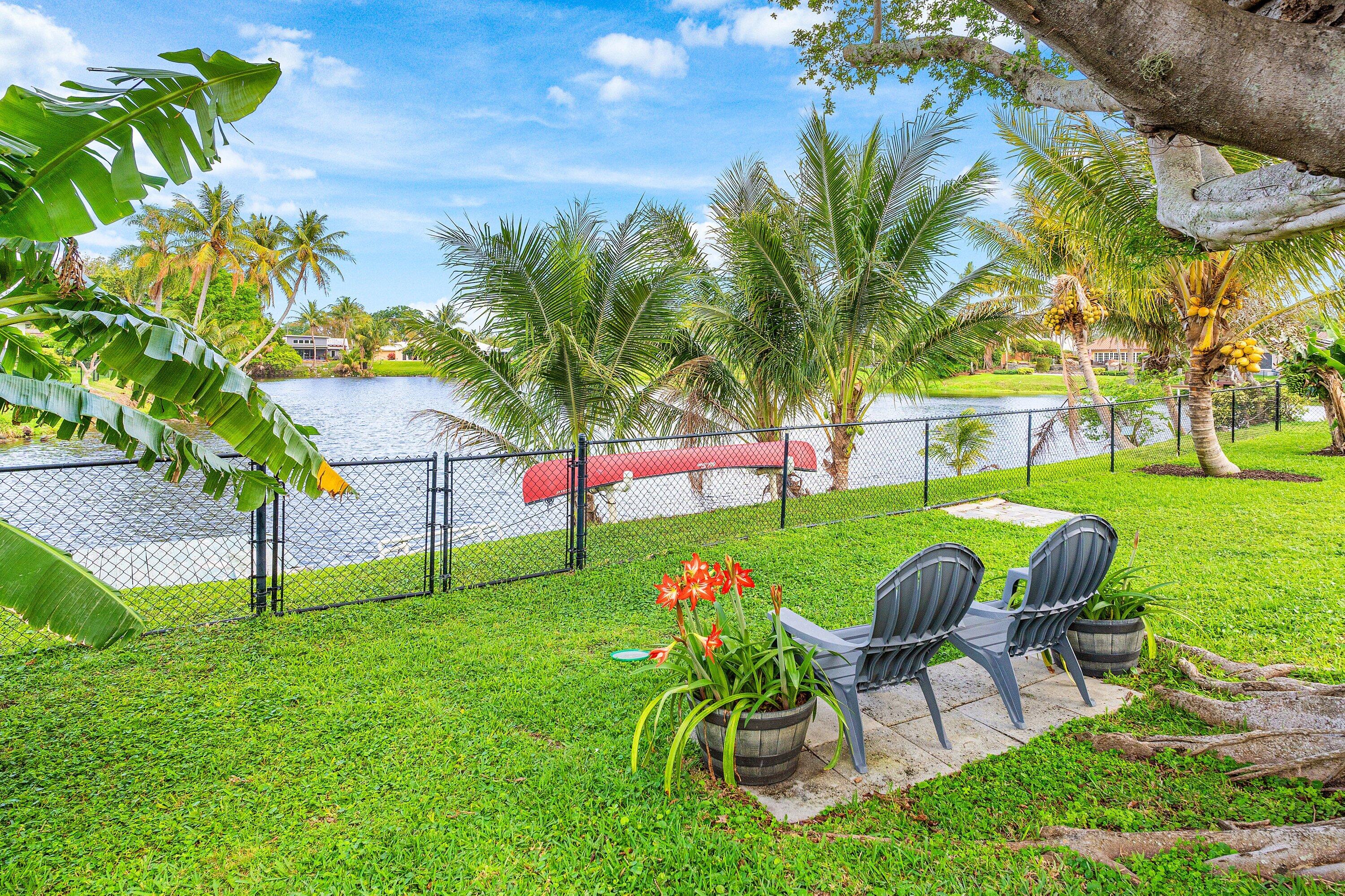 200 Northwest 11th Avenue Boca Raton, FL 33486 - Photo 29 of 32 Yard and lake