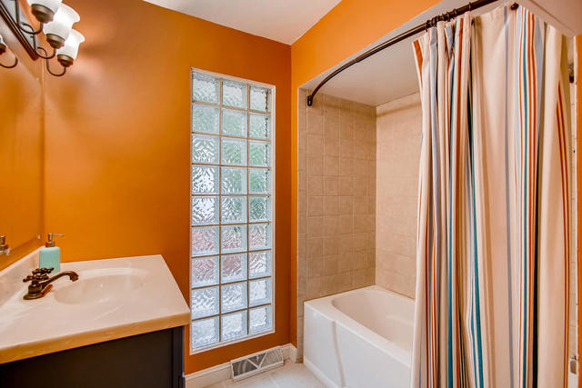 5716 Dunham Road Downers Grove, IL 60516 - Photo 11 of 17