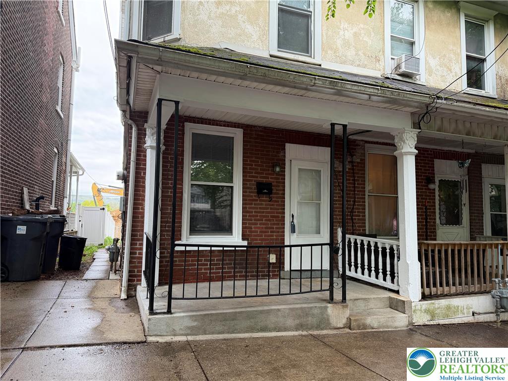 229 West Fairview Street Bethlehem, PA 18018 - Photo 1 of 17 front view of a building