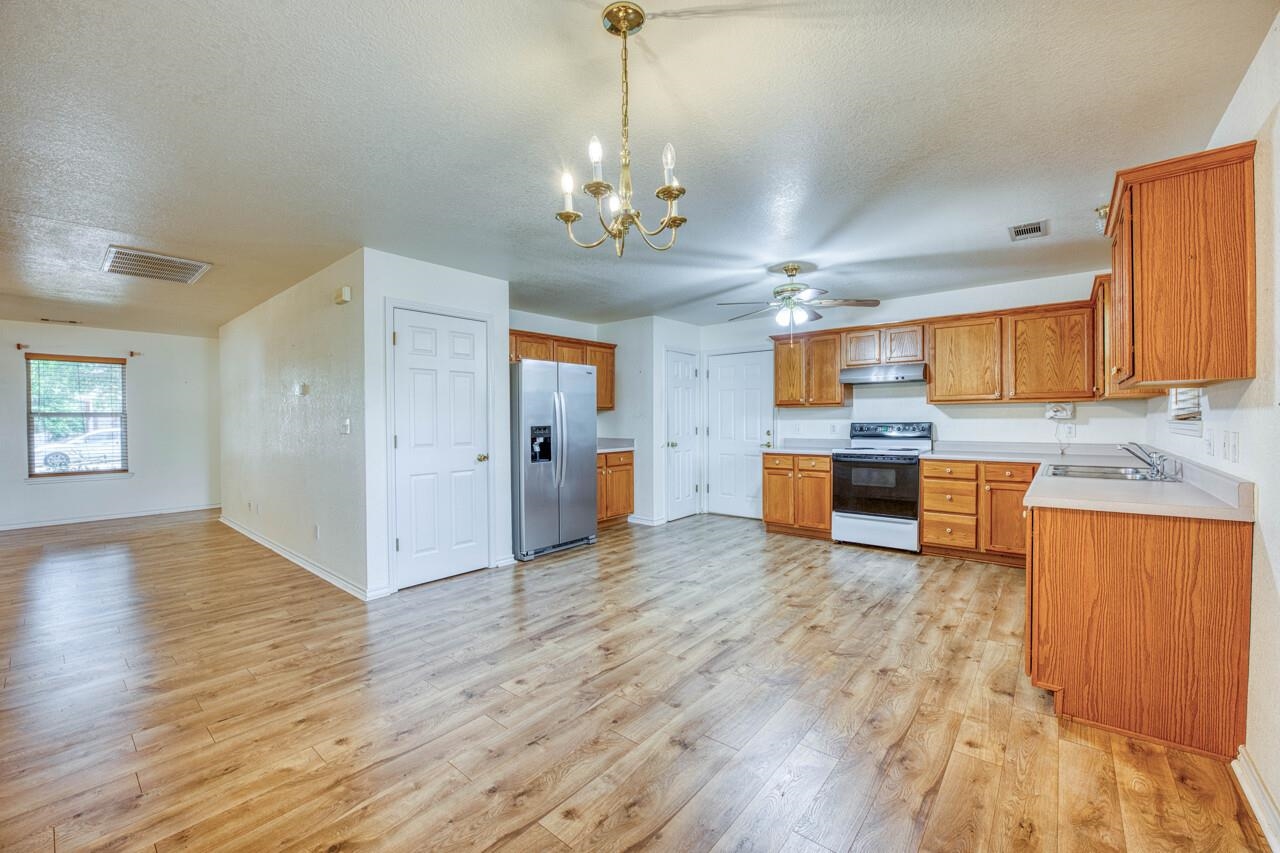2224 Ridgeview Drive Kingsland, TX 78639 - Photo 9 of 34 Gallery Image 9