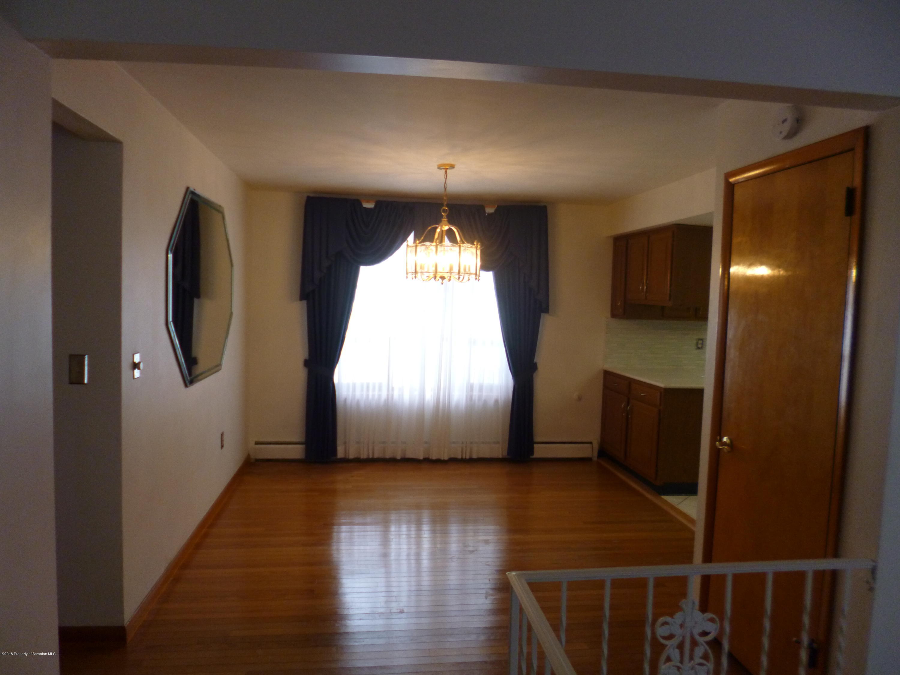 205 T Rt 351 Moscow, PA 18444 - Photo 4 of 16 Gallery Image 4