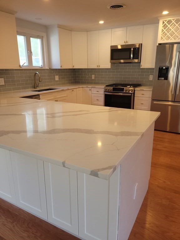 16 Stoneybrook Road Methuen, MA 01844 - Photo 5 of 31 Gallery Image 5