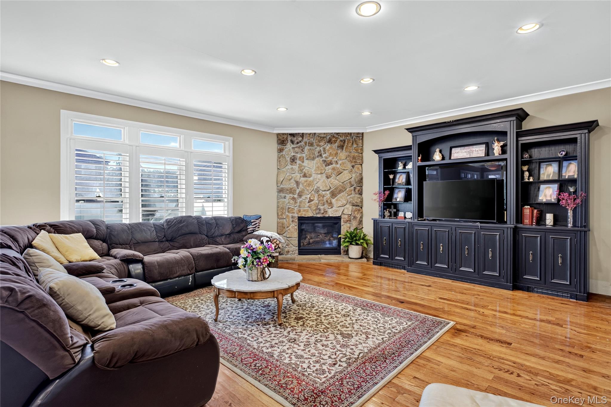 3414 Manchester Road Wantagh, NY 11793 - Photo 13 of 29 Gallery Image 13
