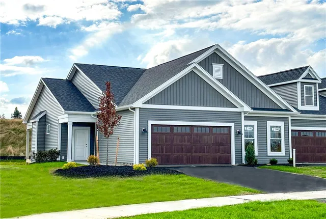 $627,900 | 3085 Pierce Brk Trail, Canandaigua Town, NY 14424