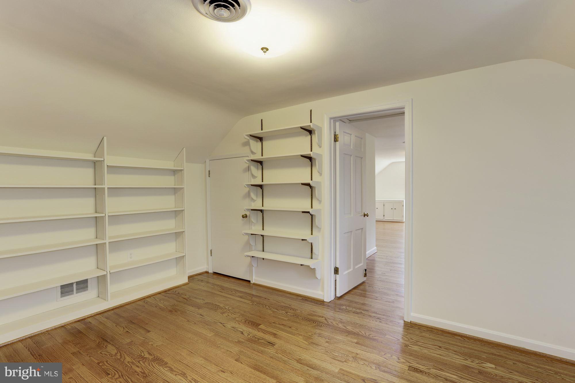 9301 Burning Tree Road Bethesda, MD 20817 - Photo 22 of 30 Upper Level Office