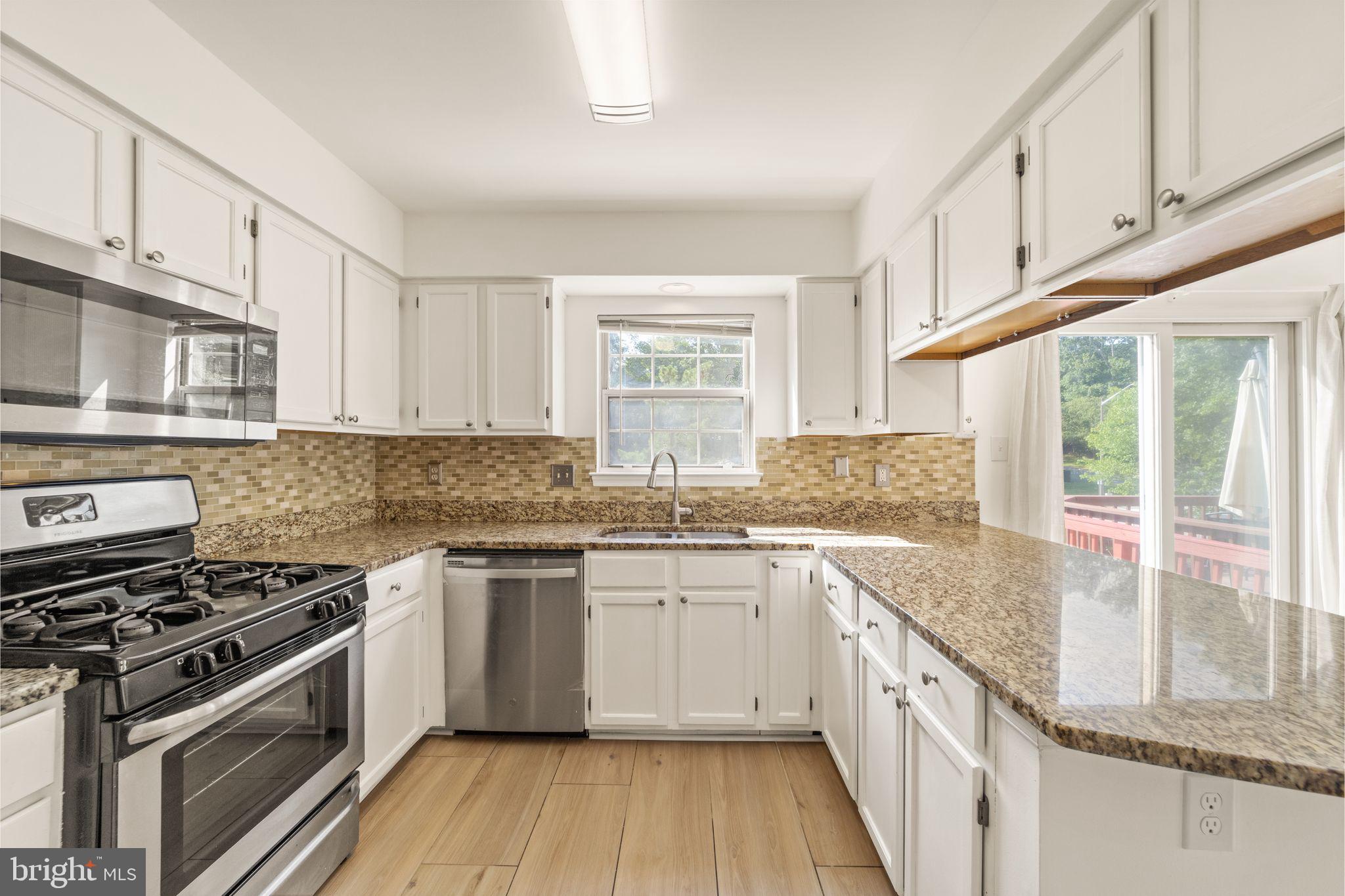 2004 Bowline Loop Woodbridge, VA 22192 - Photo 11 of 44