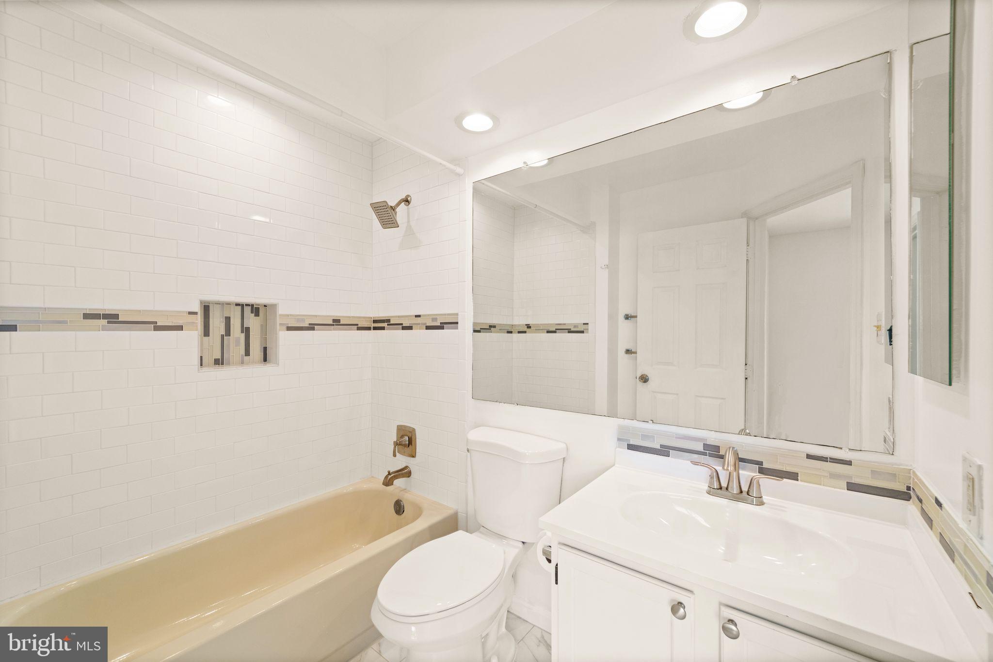 2004 Bowline Loop Woodbridge, VA 22192 - Photo 25 of 44