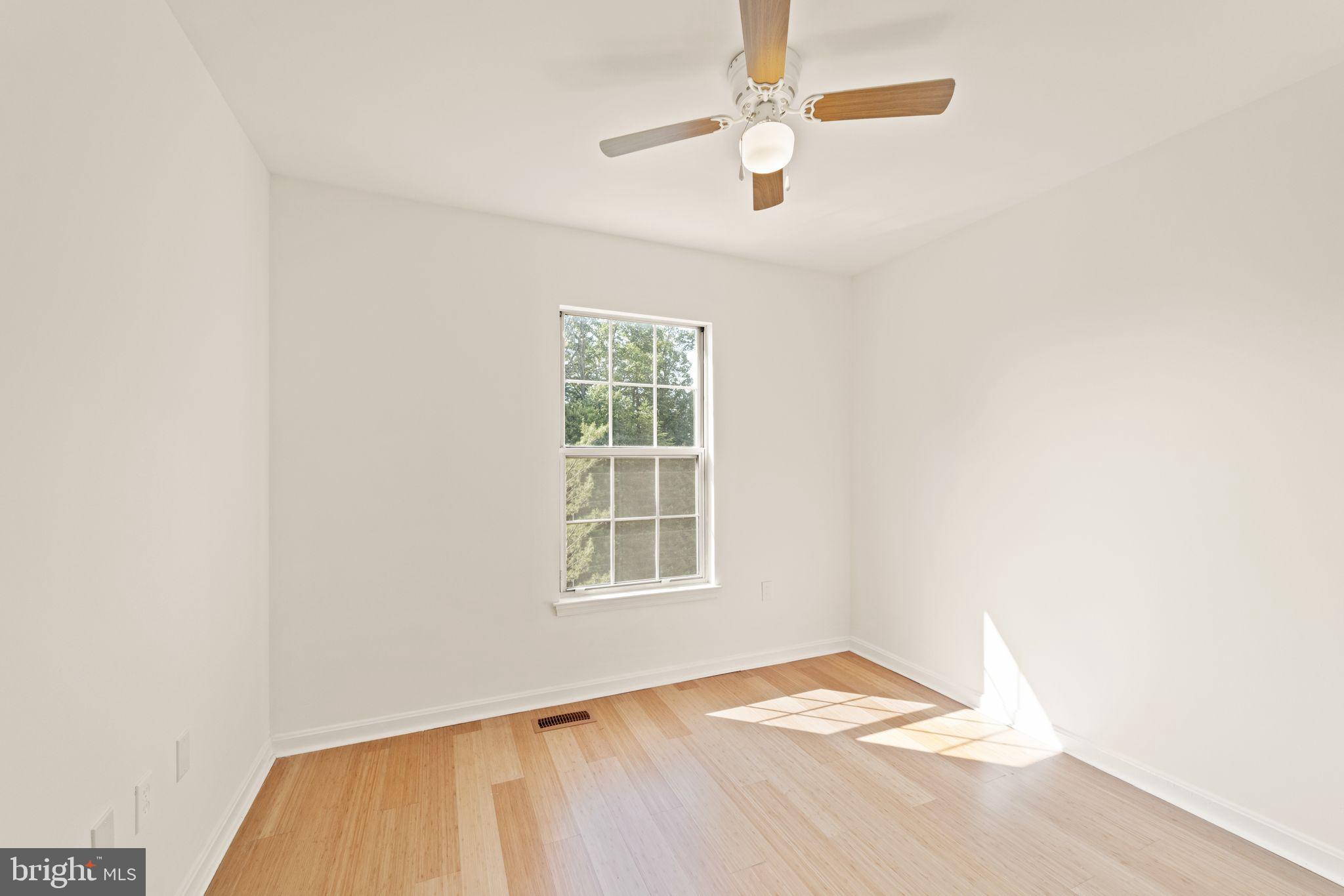 2004 Bowline Loop Woodbridge, VA 22192 - Photo 27 of 44