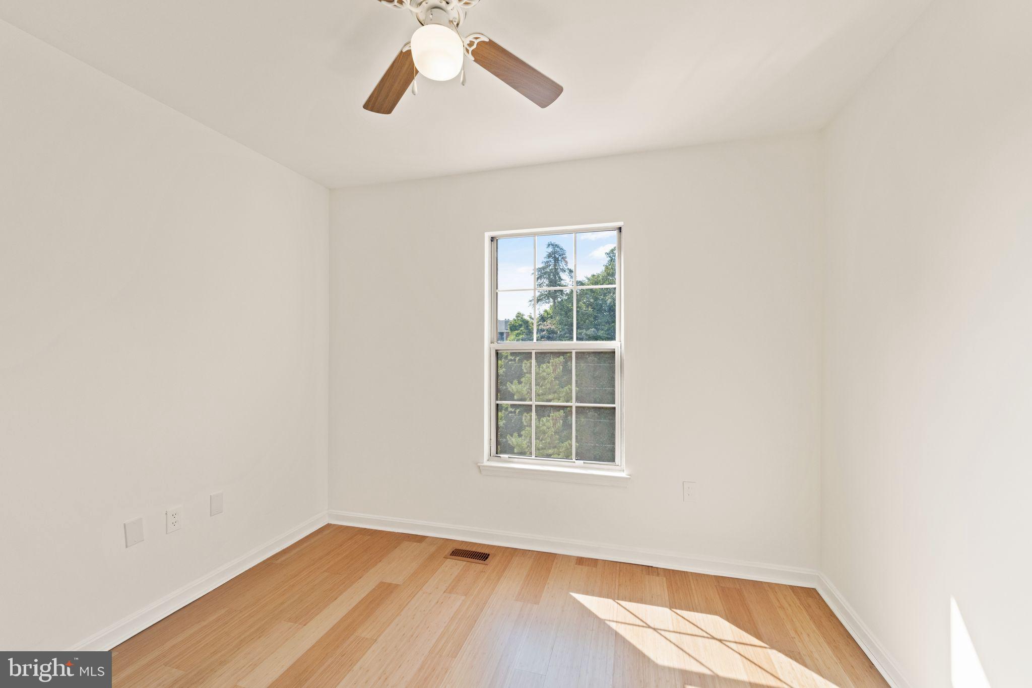 2004 Bowline Loop Woodbridge, VA 22192 - Photo 28 of 44