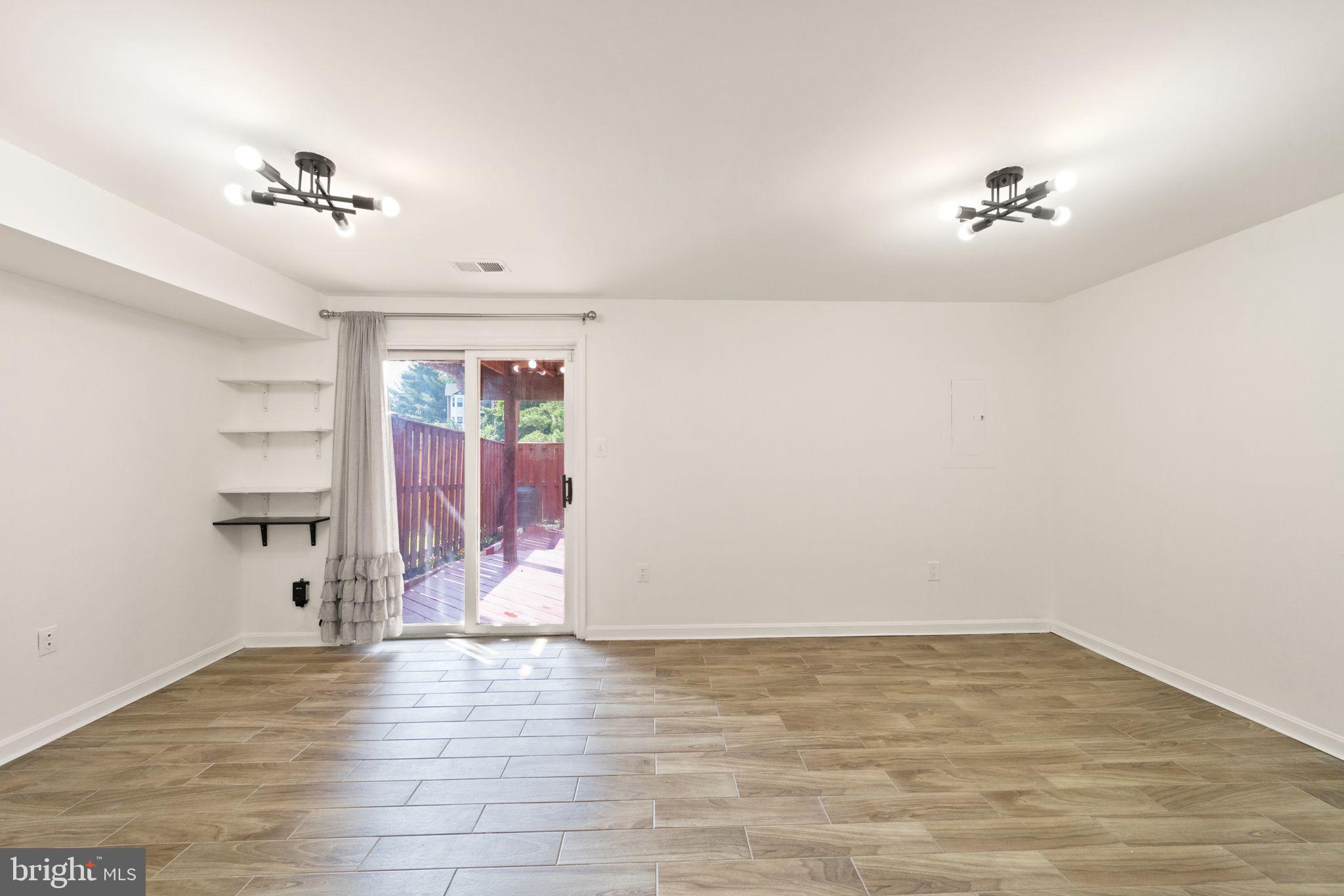 2004 Bowline Loop Woodbridge, VA 22192 - Photo 34 of 44