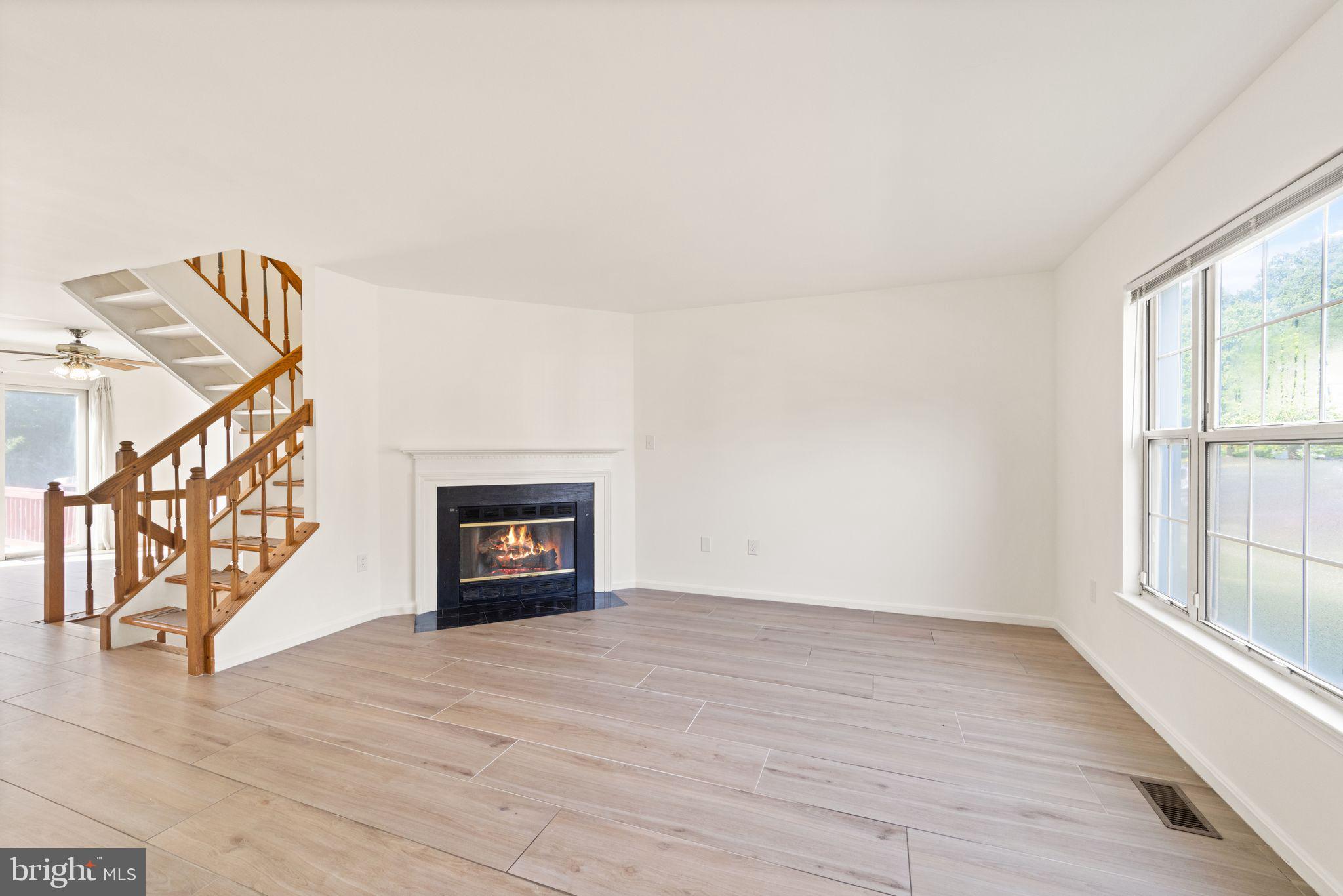 2004 Bowline Loop Woodbridge, VA 22192 - Photo 6 of 44