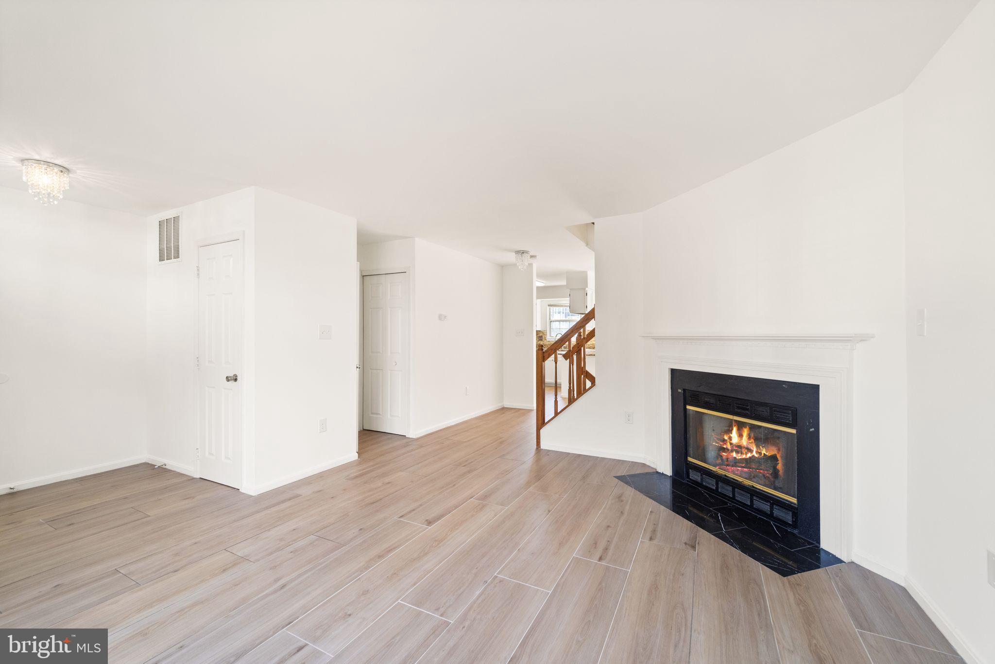 2004 Bowline Loop Woodbridge, VA 22192 - Photo 7 of 44