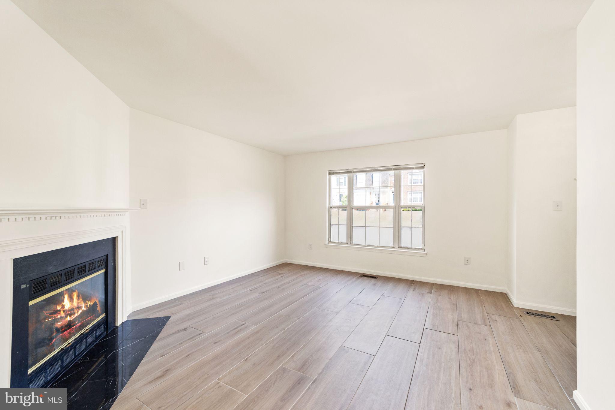 2004 Bowline Loop Woodbridge, VA 22192 - Photo 8 of 44