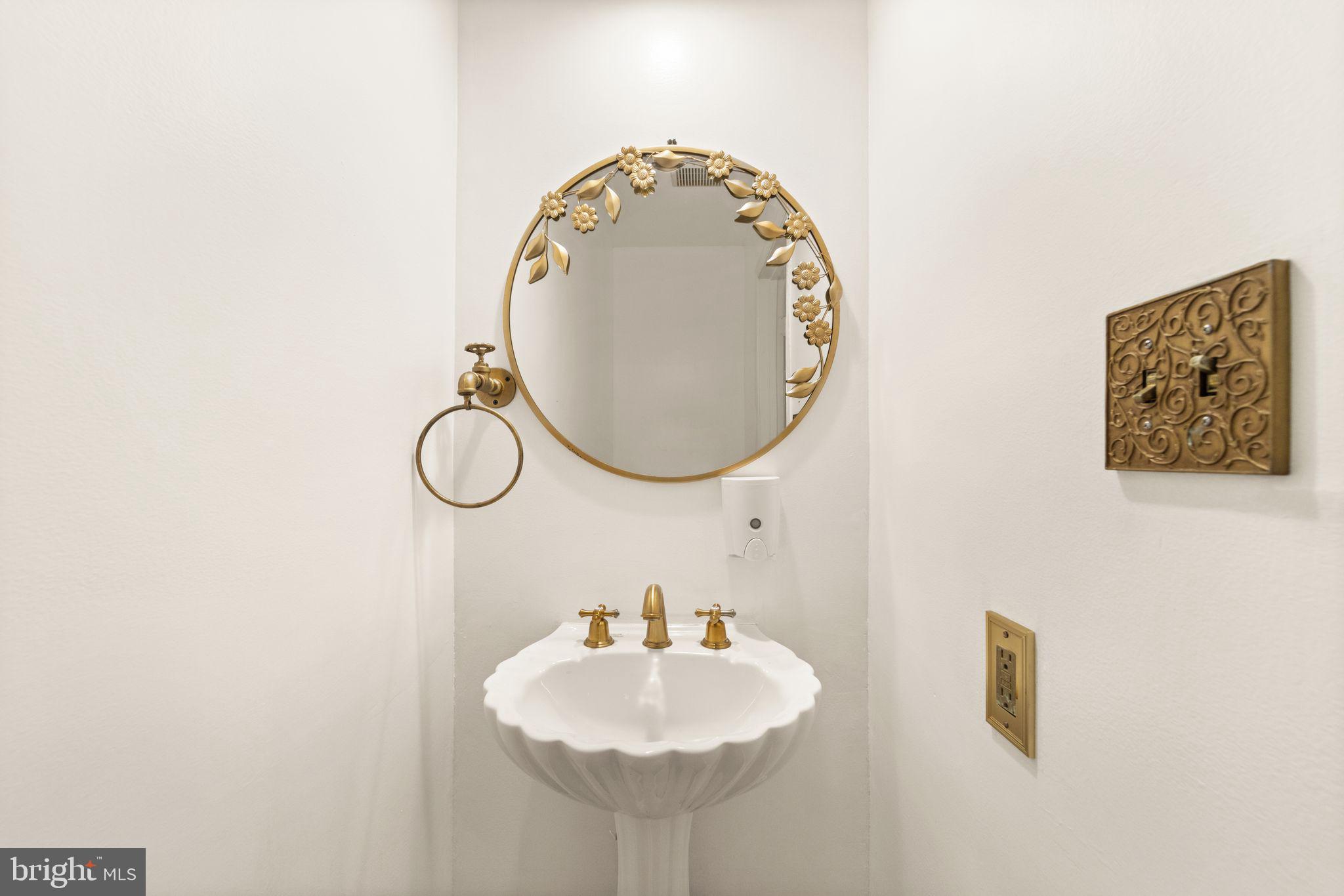 2004 Bowline Loop Woodbridge, VA 22192 - Photo 9 of 44