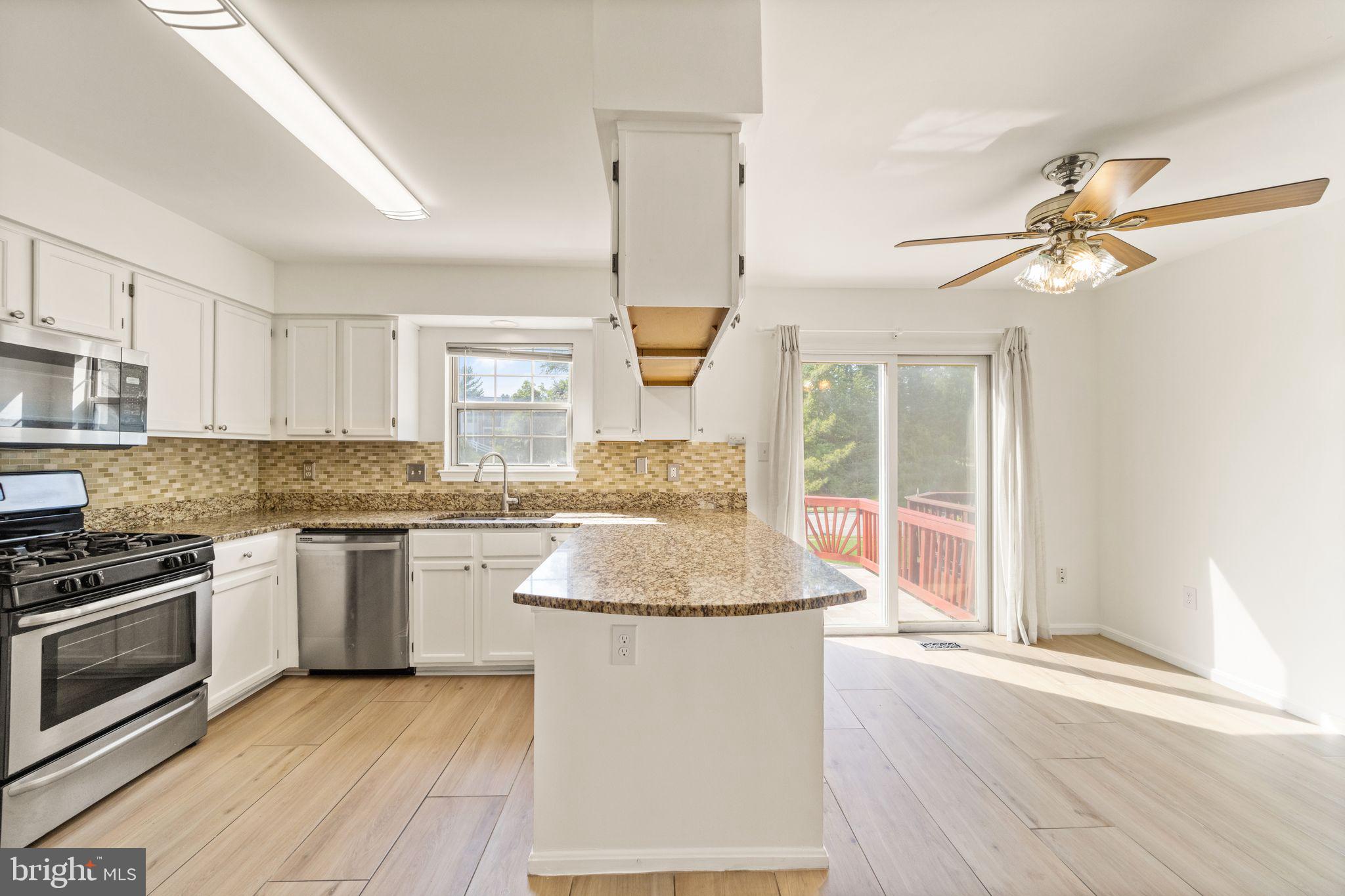 2004 Bowline Loop Woodbridge, VA 22192 - Photo 10 of 44