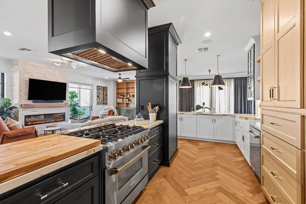 $1,499,995 | 230 Dwyer Avenue, Unit 705, San Antonio, TX 78204