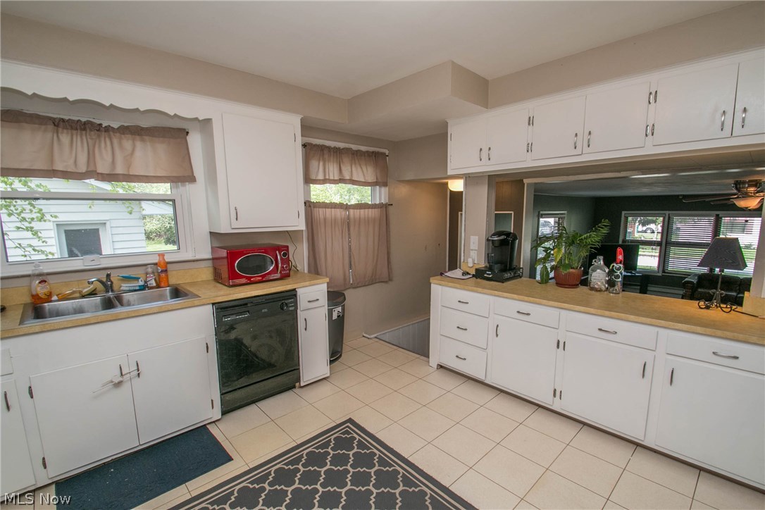 8076 Stockbridge Road Mentor, OH 44060 - Photo 9 of 30 Gallery Image 9