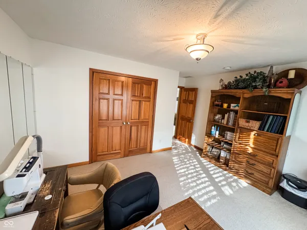 $390,000 | 11501 South Co Road 200 West, Muncie, IN 47302