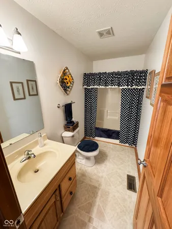 $390,000 | 11501 South Co Road 200 West, Muncie, IN 47302