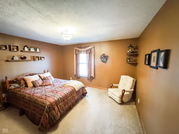 $390,000 | 11501 South Co Road 200 West, Muncie, IN 47302