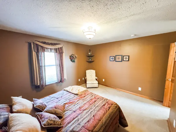 $390,000 | 11501 South Co Road 200 West, Muncie, IN 47302