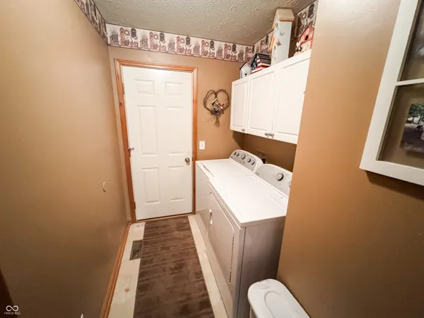 $390,000 | 11501 South Co Road 200 West, Muncie, IN 47302