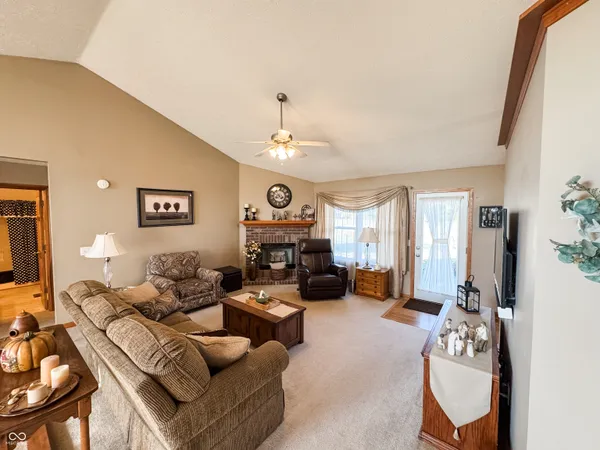 $390,000 | 11501 South Co Road 200 West, Muncie, IN 47302