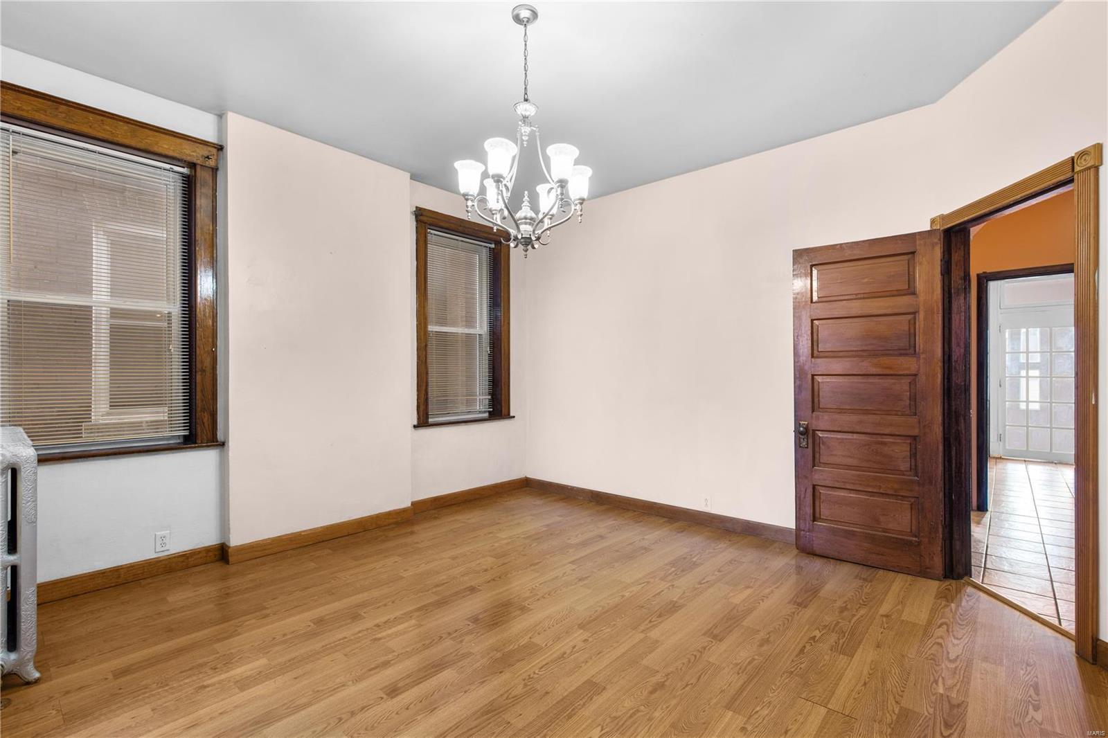 736 Dover Place St. Louis, MO 63111 - Photo 5 of 29