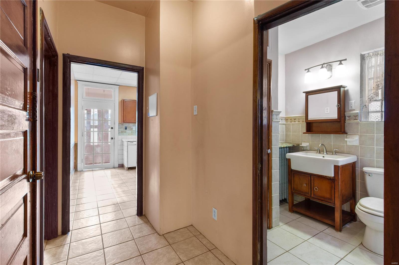 736 Dover Place St. Louis, MO 63111 - Photo 8 of 29
