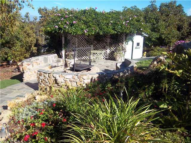 530 Georgine Road Fallbrook, CA 92028 - Photo 22 of 25 Firepit BBQ area has seating for up to 14.