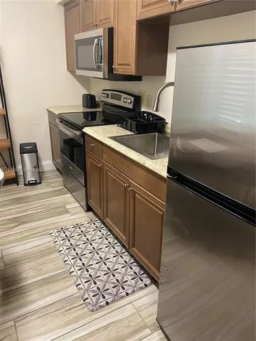 $1,850 | 326 Roosevelt Street, Unit 5, Hollywood, FL 33019