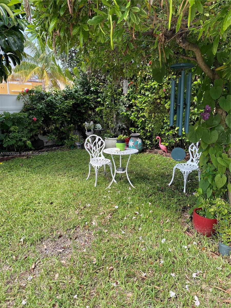 326 Roosevelt Street, Unit 5 Hollywood, FL 33019 - Photo 8 of 12
