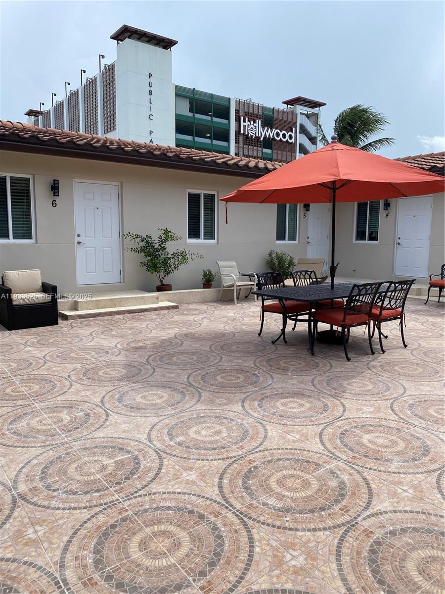 326 Roosevelt Street, Unit 5 Hollywood, FL 33019 - Photo 9 of 12