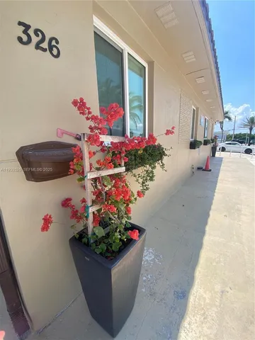 $1,850 | 326 Roosevelt Street, Unit 5, Hollywood, FL 33019