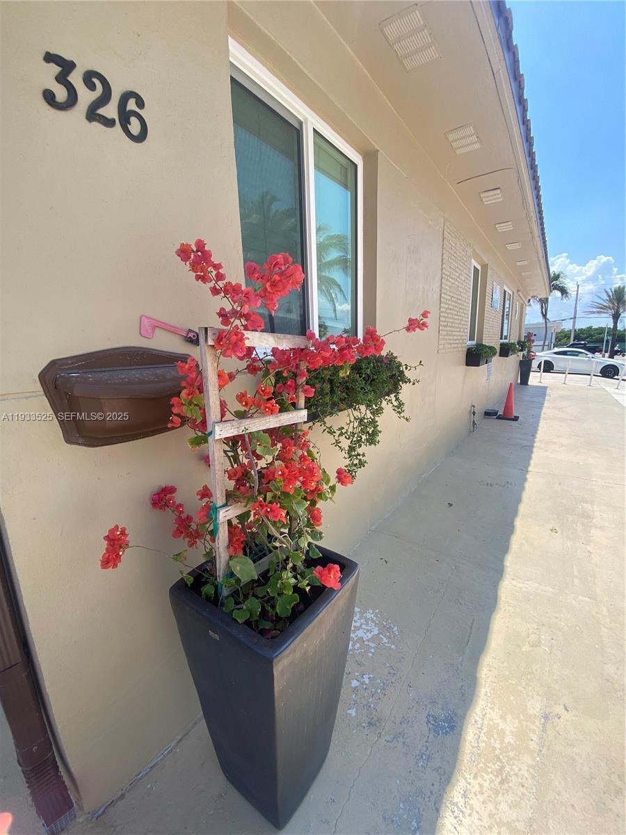 326 Roosevelt Street, Unit 5 Hollywood, FL 33019 - Photo 10 of 12