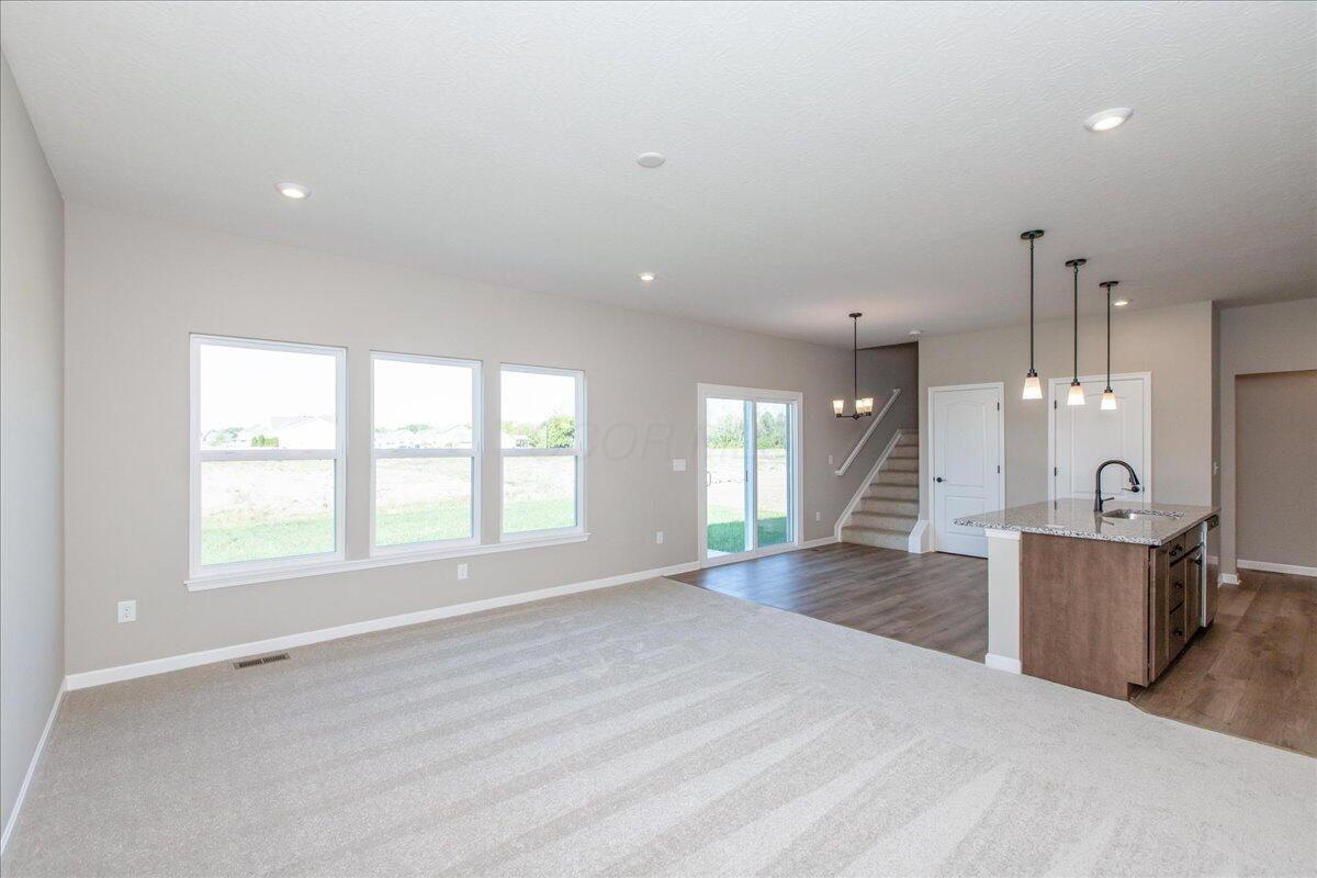 1551 Georgia Road Circleville, OH 43113 - Photo 11 of 41 09-Living Room