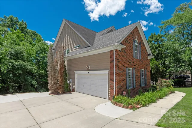 $809,000 | 8914 Landsdowne Avenue, Harrisburg, NC 28075