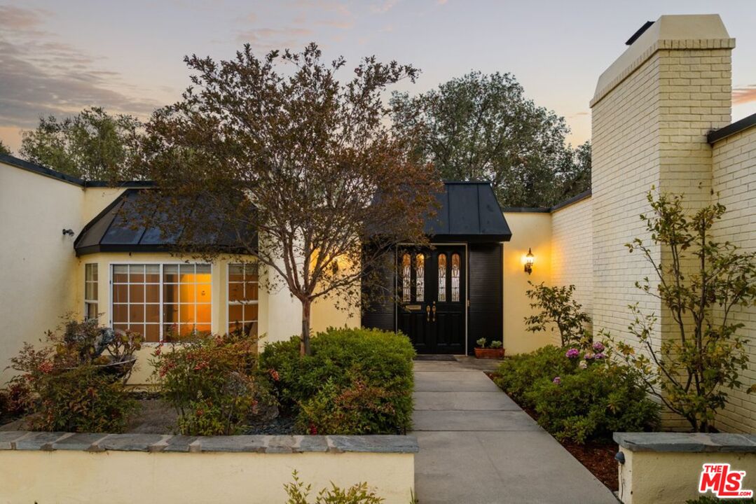 2940 Marcia Road Glendale, CA 91208 - Photo 3 of 65