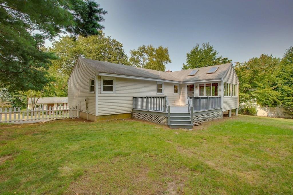 7 Olde Berry Road Andover, MA 01810 - Photo 4 of 37 Gallery Image 4