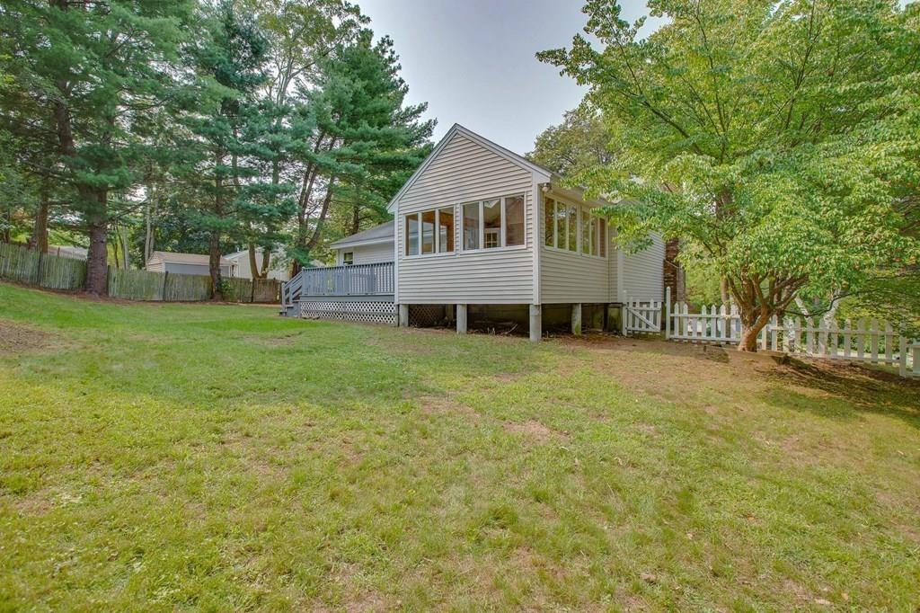 7 Olde Berry Road Andover, MA 01810 - Photo 8 of 37 Gallery Image 8