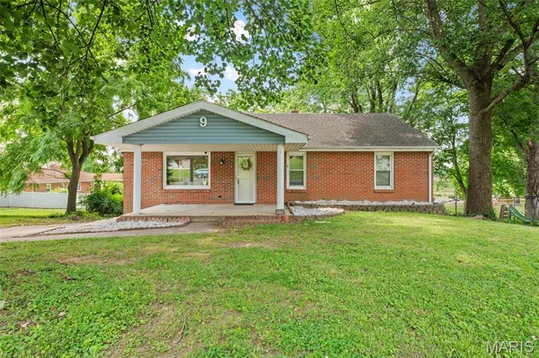$175,000 | 9 West Woodland Drive, East Alton, IL 62024