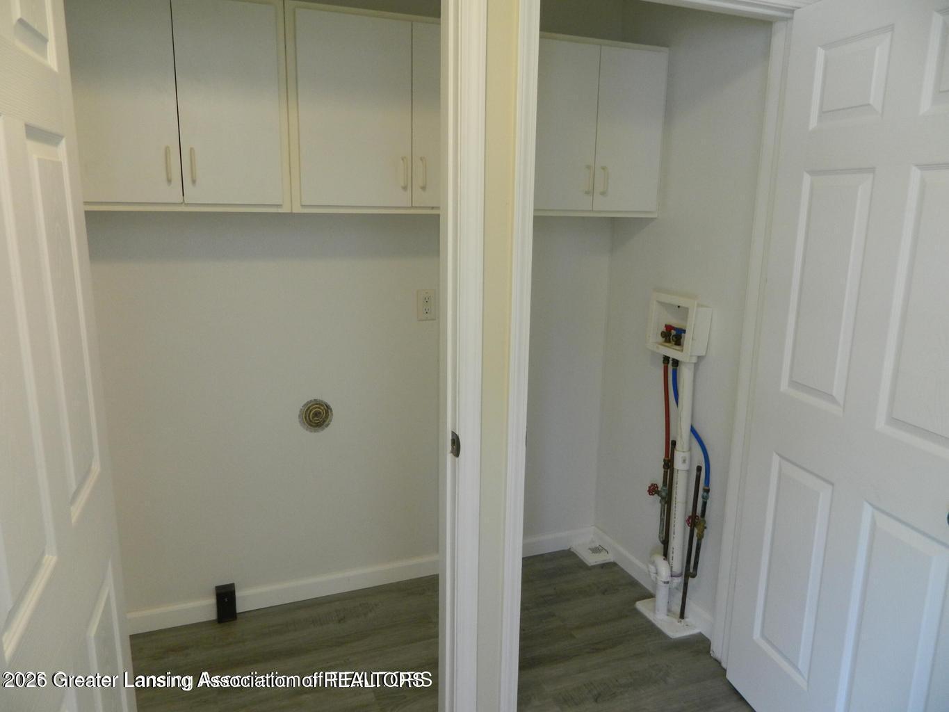 2936 Jolly Road Okemos, MI 48864 - Photo 10 of 19 Jolly 10